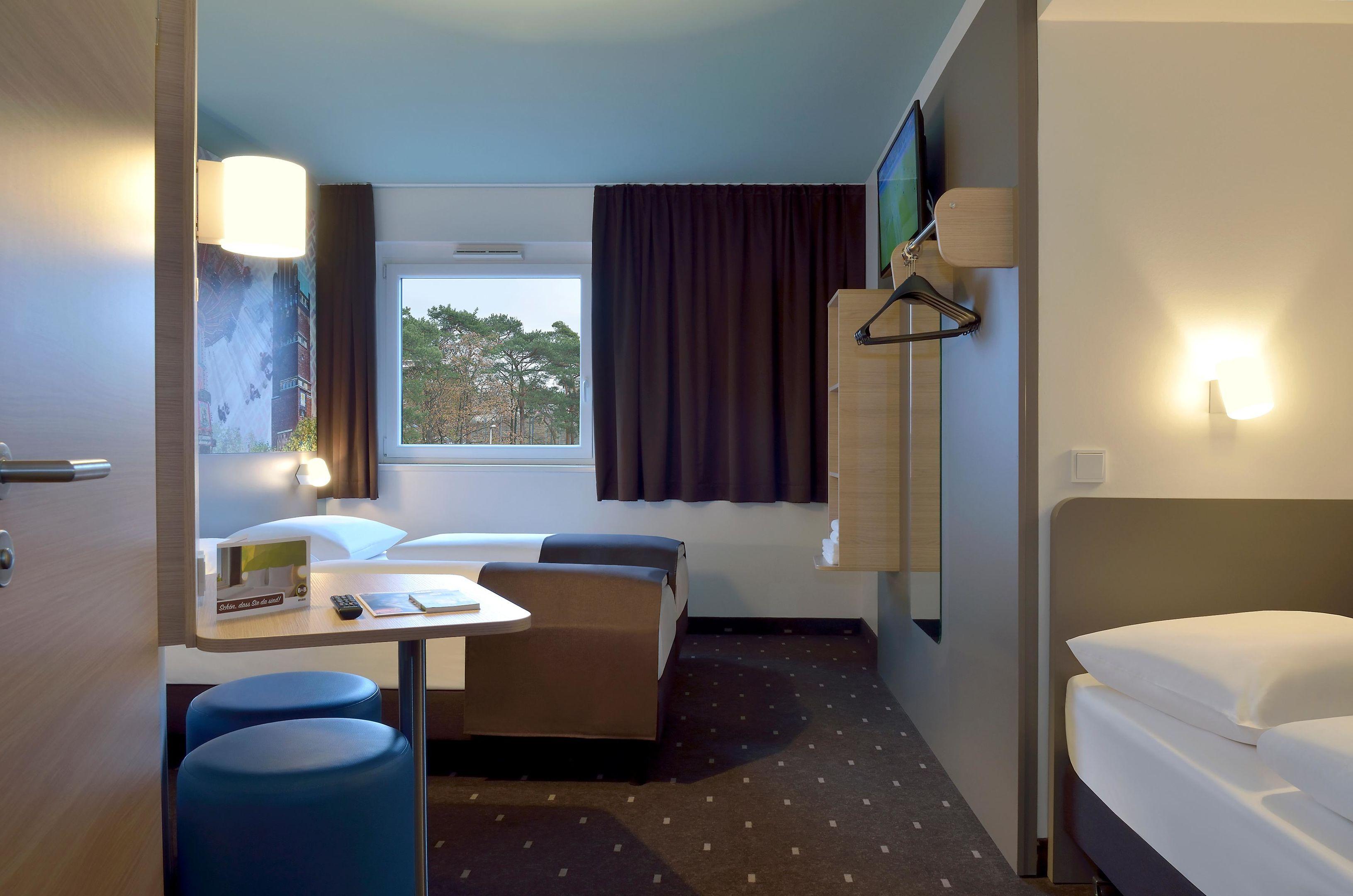 ROOM, TRIPLE