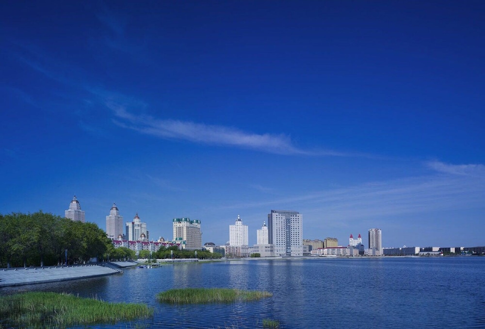 Shangri-La Manzhouli 37/39
