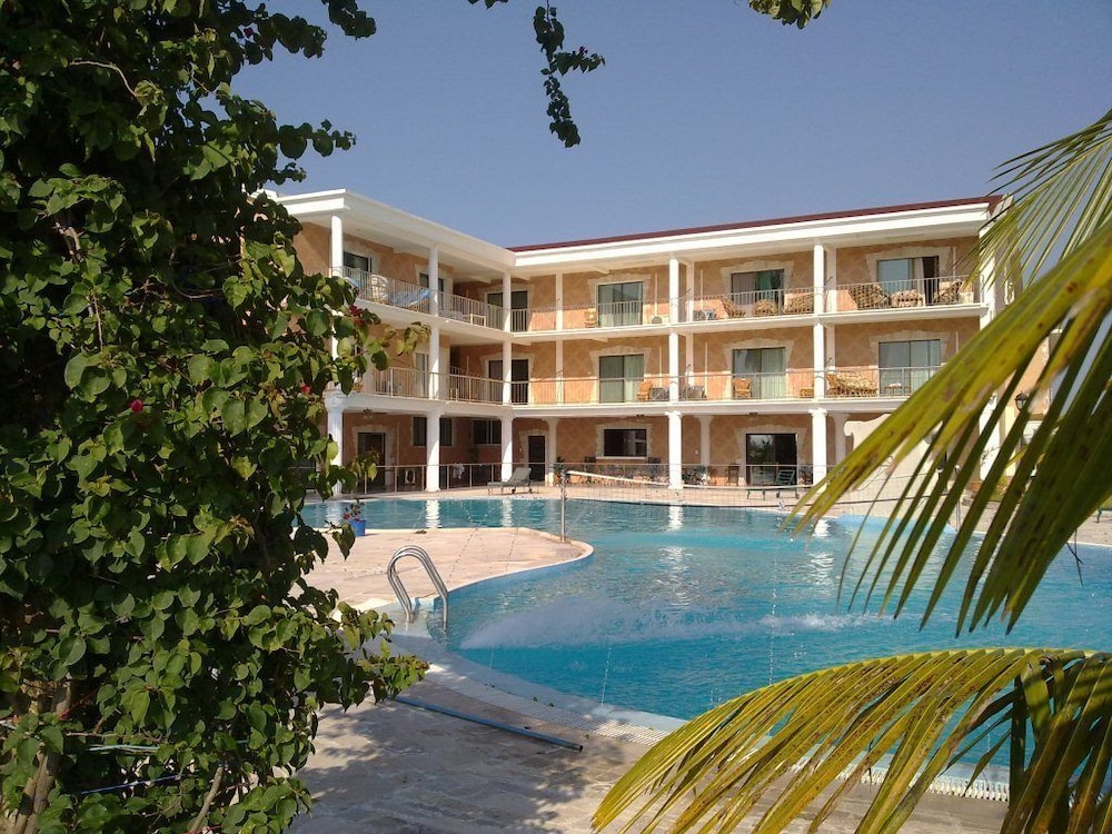 Sunny Golf Hotel 3/19
