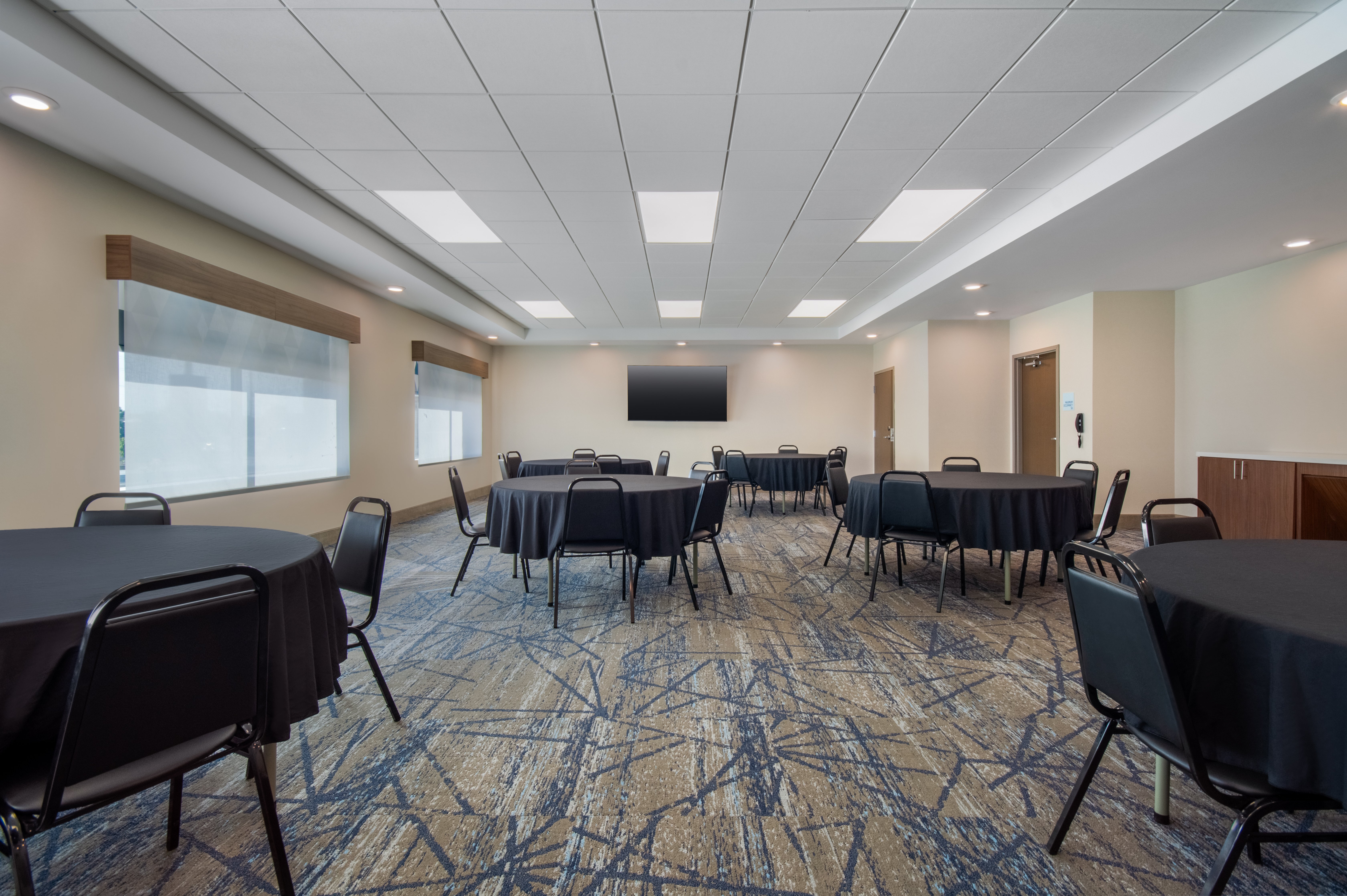 Holiday Inn Express & Suites Muskegon - Grand Haven, an IHG Hotel 31/32
