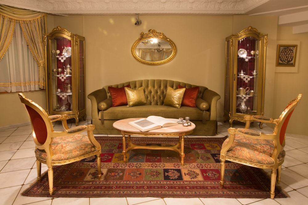Valide Sultan Konagi Hotel 30/40