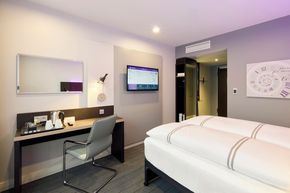 Premier Inn Stuttgart Zuffenhausen 14/44