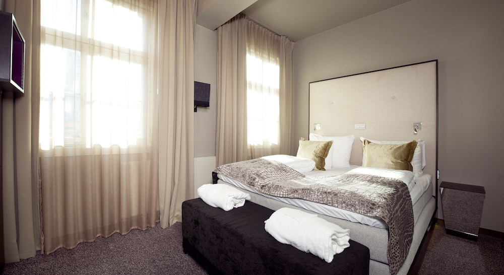 Home Hotel Folketeateret 10/39