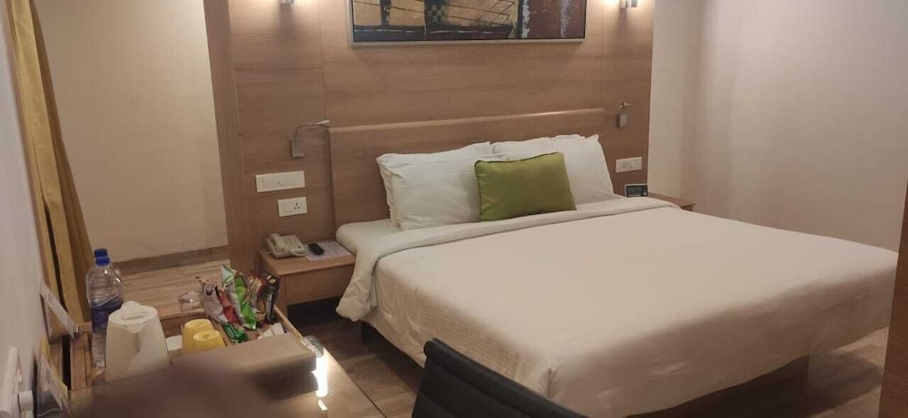 Lemon Tree Hotel Coimbatore 12/35