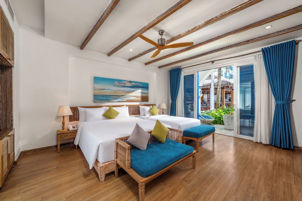 Junior Suite, Twin Beds, Pool View, Balcony, Risemount Premier Resort Danang 6/9