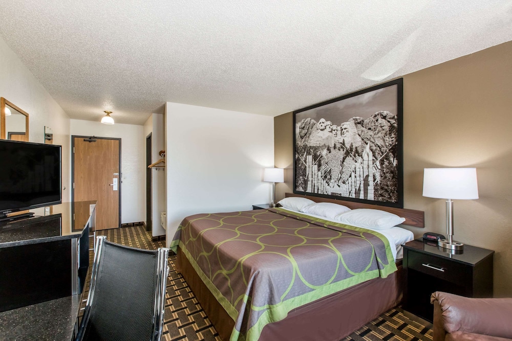 Super 8 By Wyndham Wayne 12/26