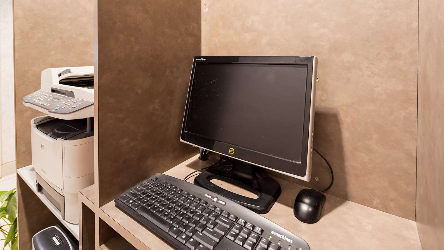 Best Western Home Place Inn 20/20