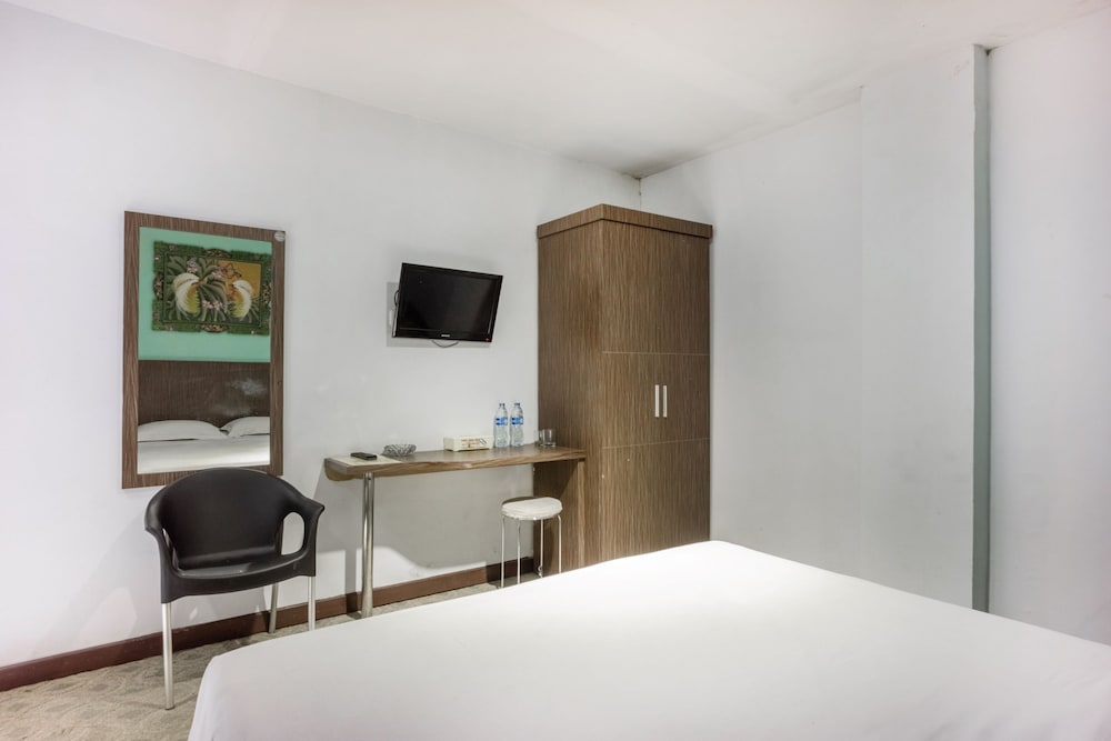 Hotel O Makassar near Losari Beach formerly Ocean View Hotel 13/21