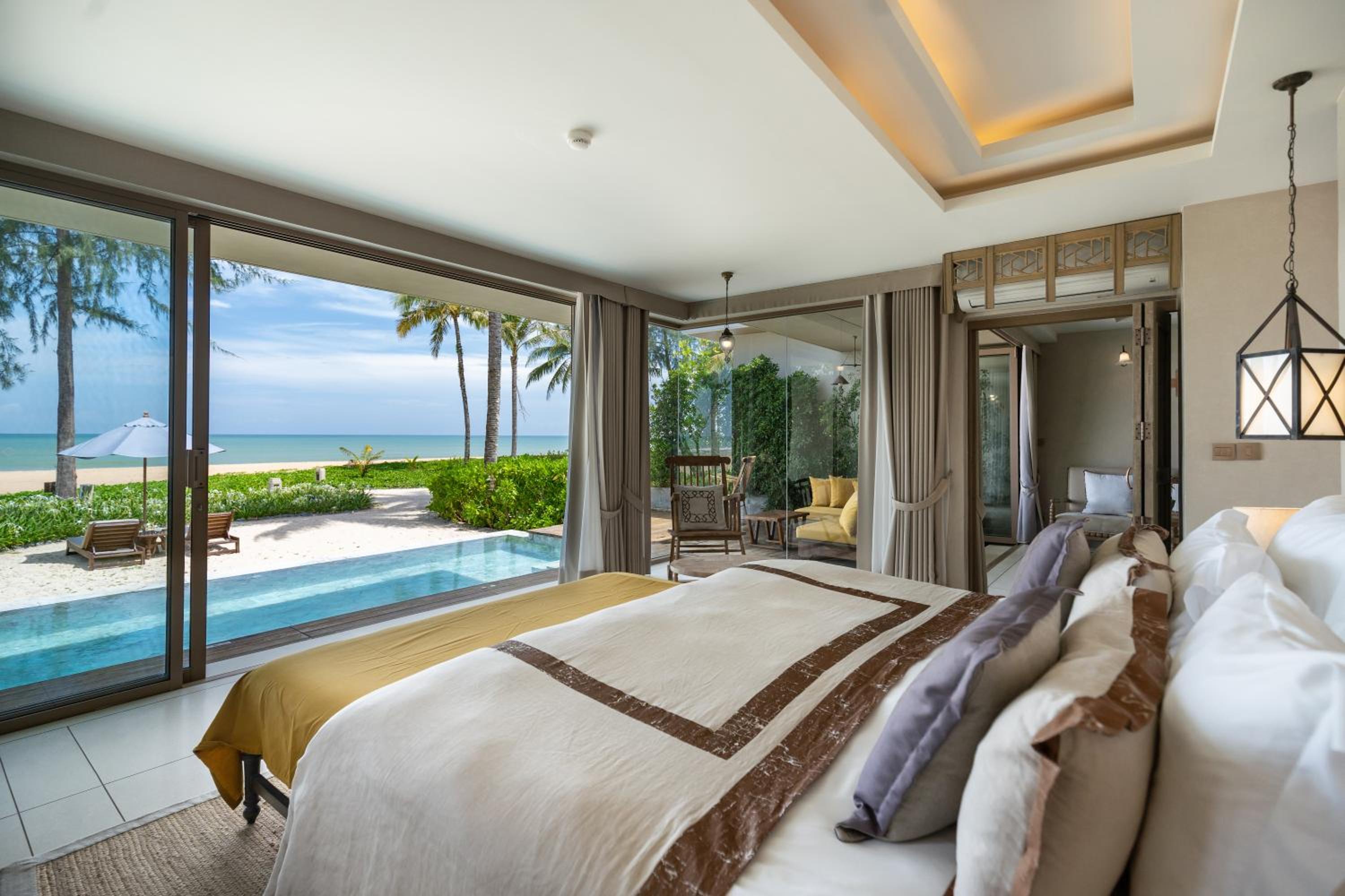 Pool, Villa, King Bed, Beach Front, Sofa