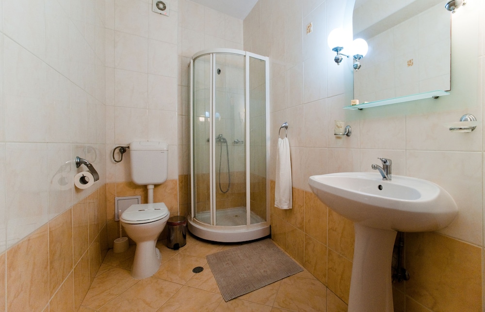 Class Hotel Constanta 24/24