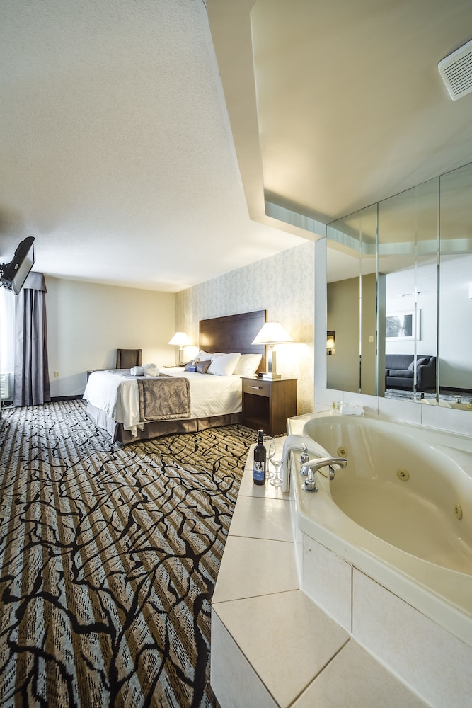 Monte Carlo Inn Oakville Suites 28/68