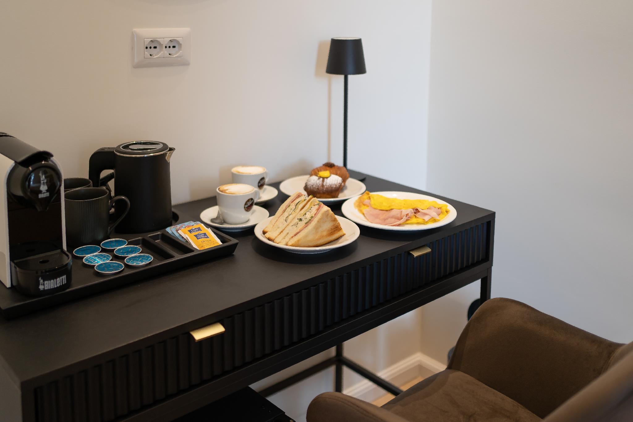 Romart Luxury Rooms 7/8