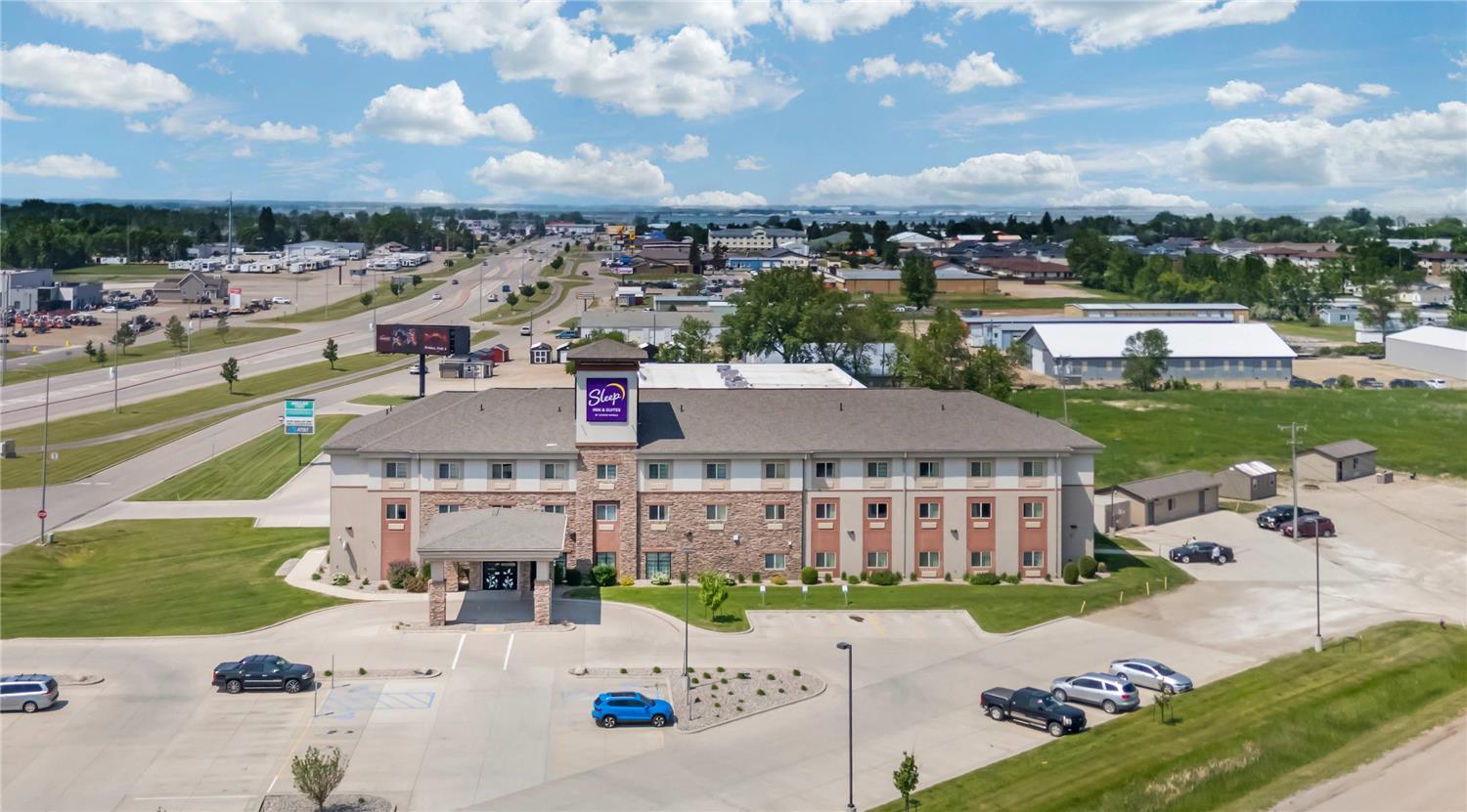 Sleep Inn & Suites Devils Lake, ND 8/42
