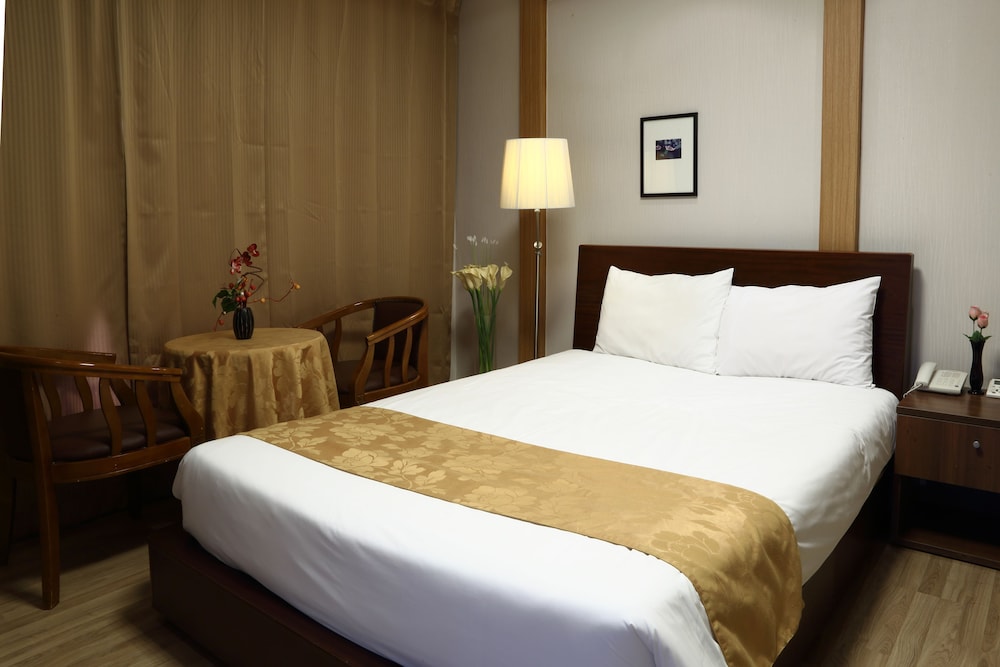 The Hotel Yeong Jong 21/50