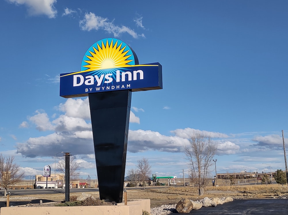 Days Inn by Wyndham Rawlins 60/64