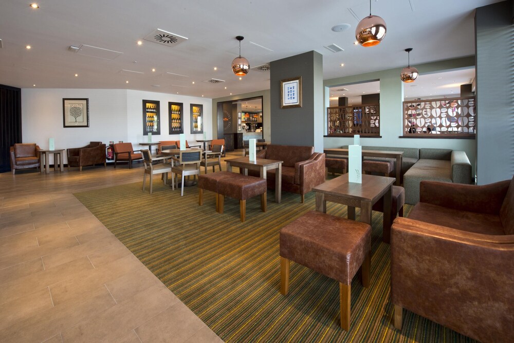Premier Inn London Heathrow Airport Terminal 4 34/65