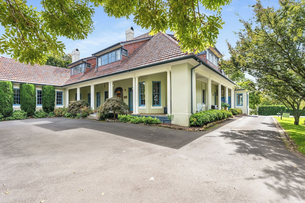 PEPPERS MANOR HOUSE 4/80