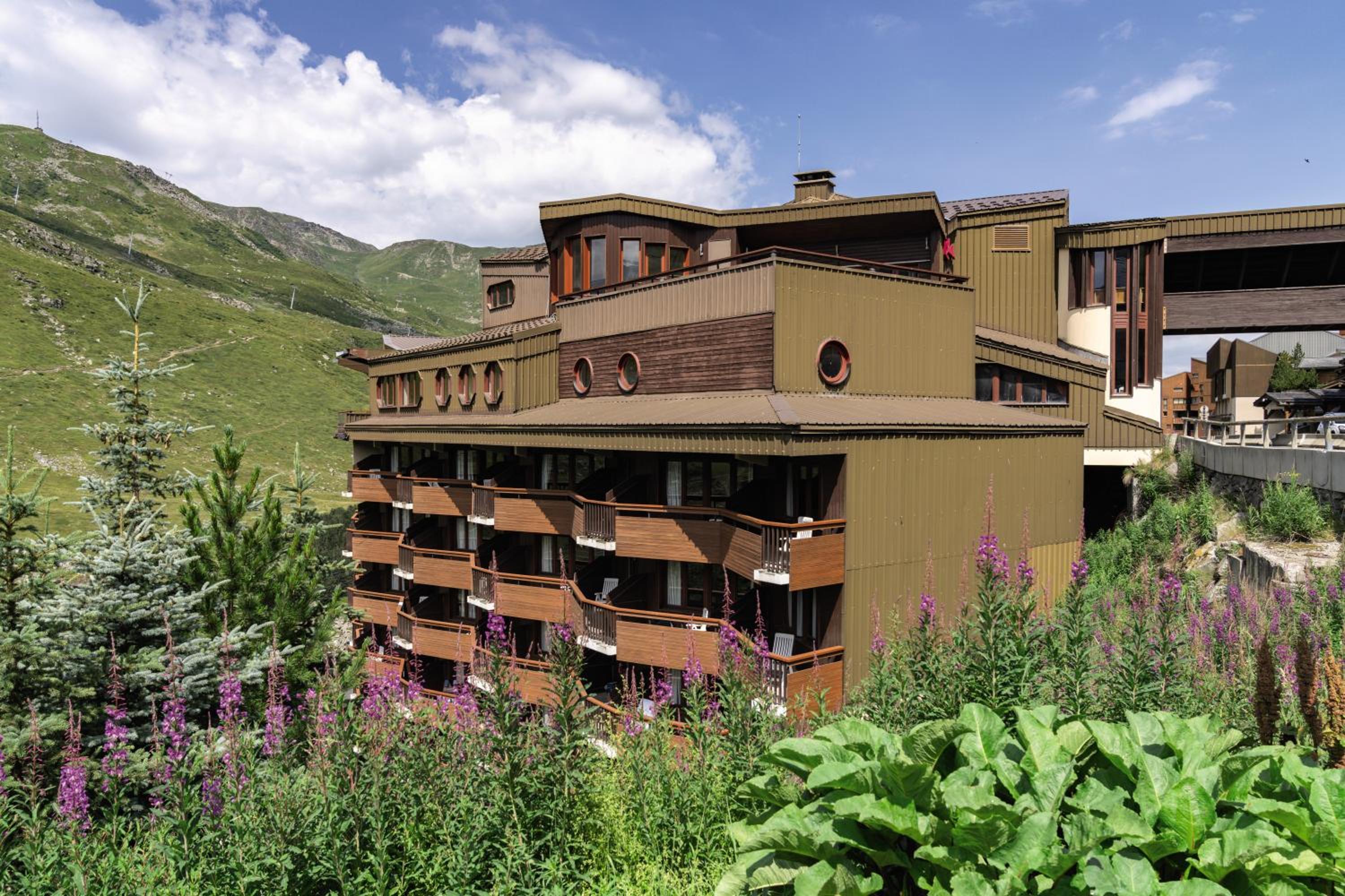 Hotel Les Menuires Les Bruyeres in LES MENUIRES