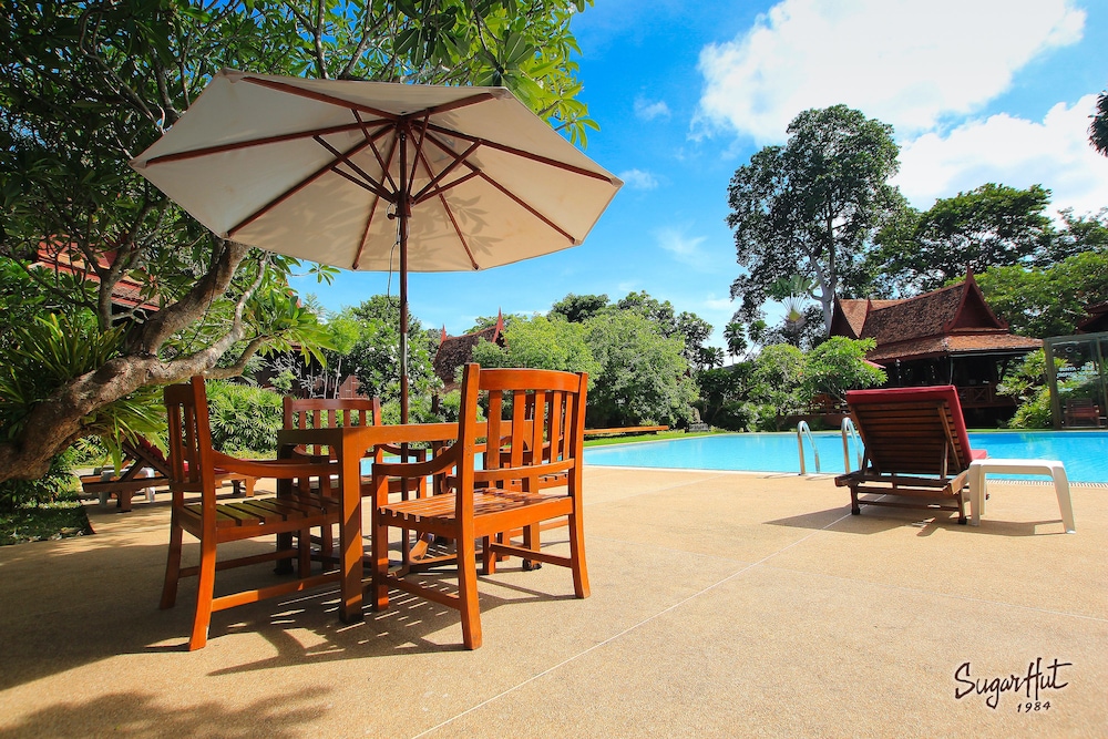Sugar Hut Resort 62/74