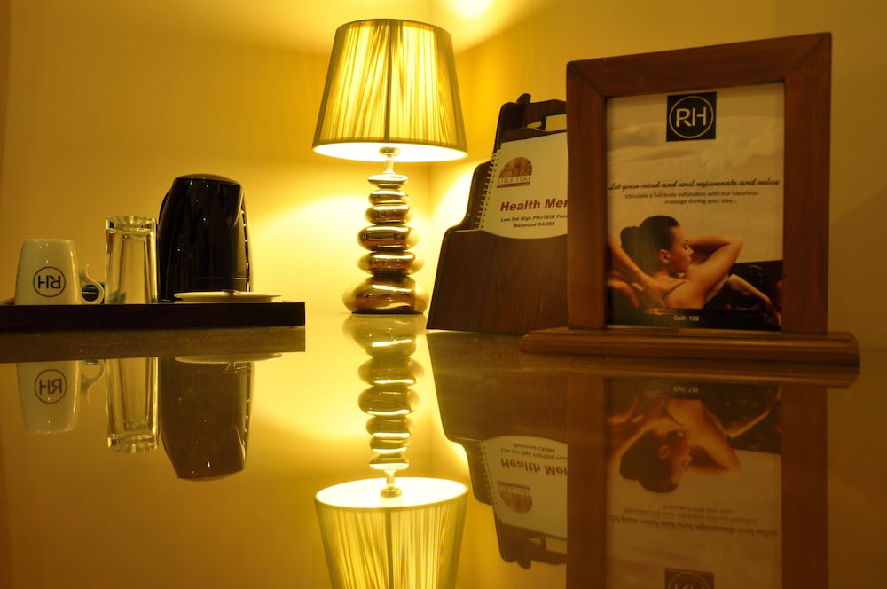 The Residency Hotel 16/43