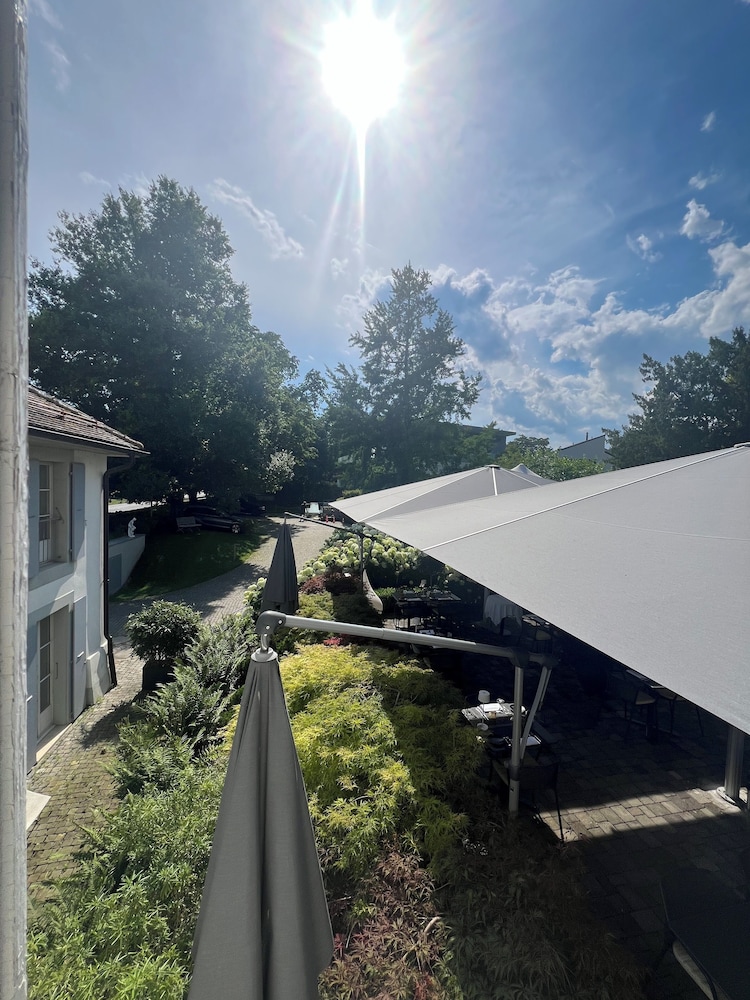 Hostellerie Le Petit Manoir 50/54