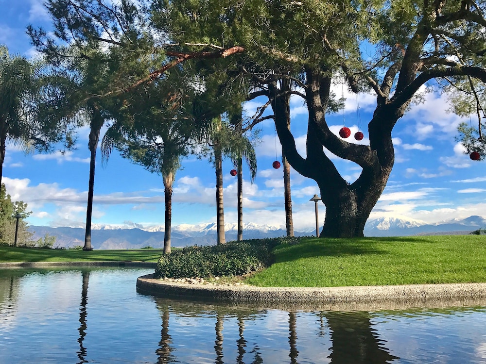 Pacific Palms Resort 37/50