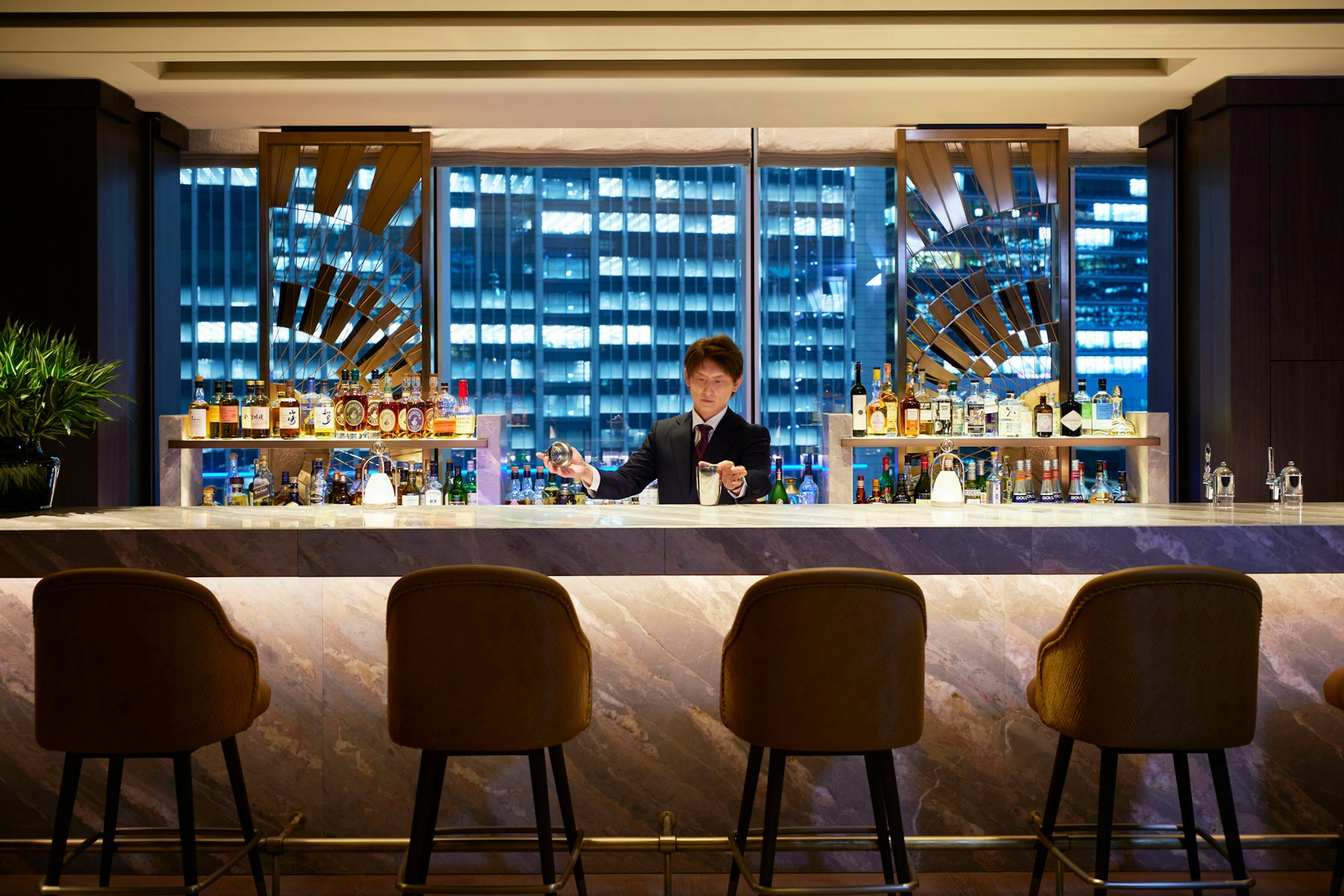 Four Seasons Hotel Tokyo At Marunouchi 7/13