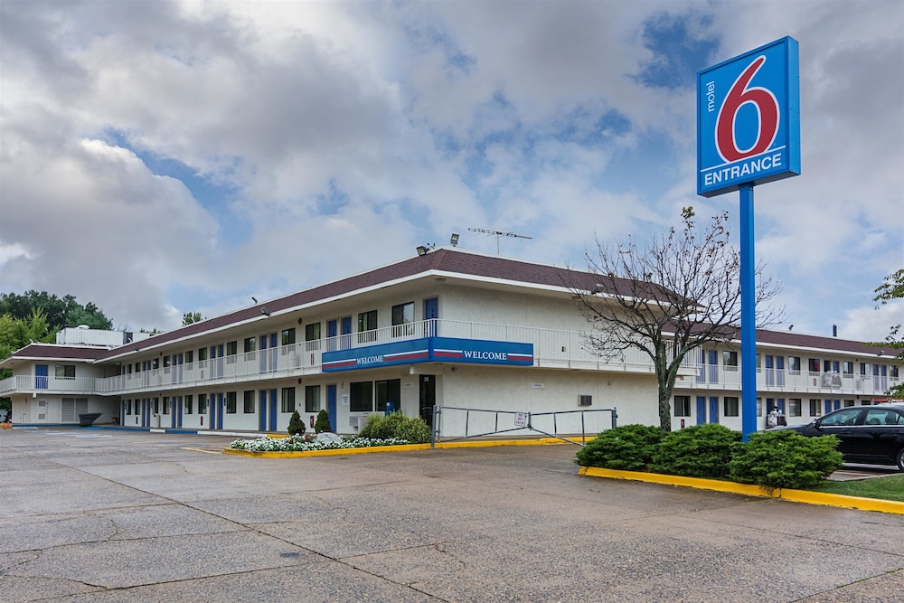 Motel6 Fredericksburg, VA - North 40/47