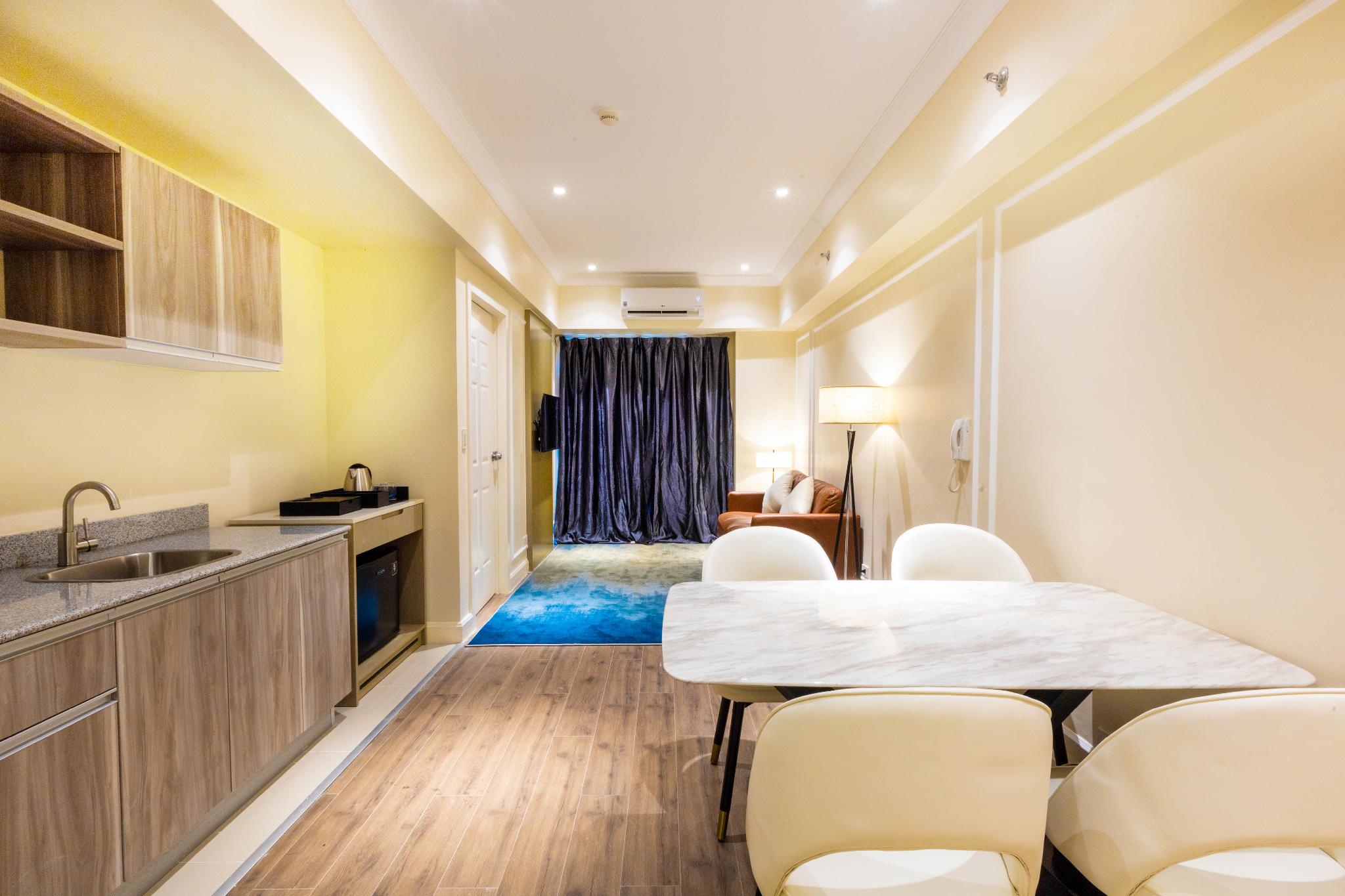Noble Suite