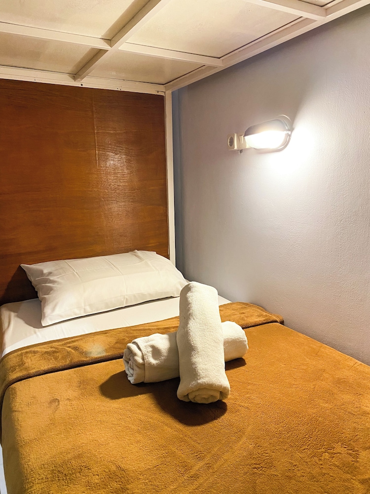 Ala Hostel 12/40