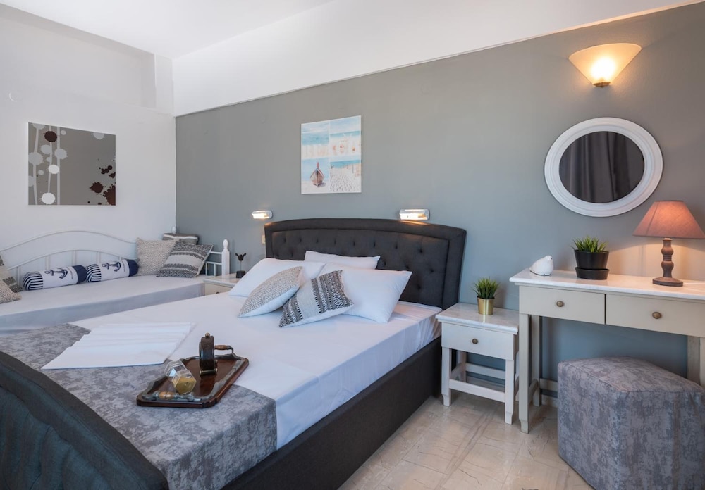 Pasiphae Hotel 30/64