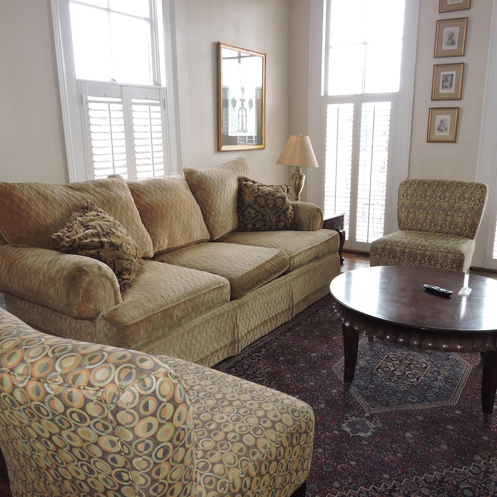 French Quarter Suites Hotel 34/55