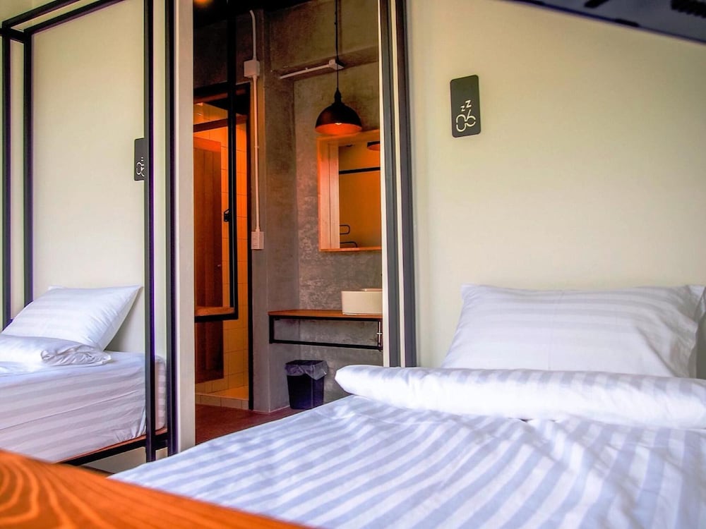 Bedgasm Hostel Chanthaburi 12/58