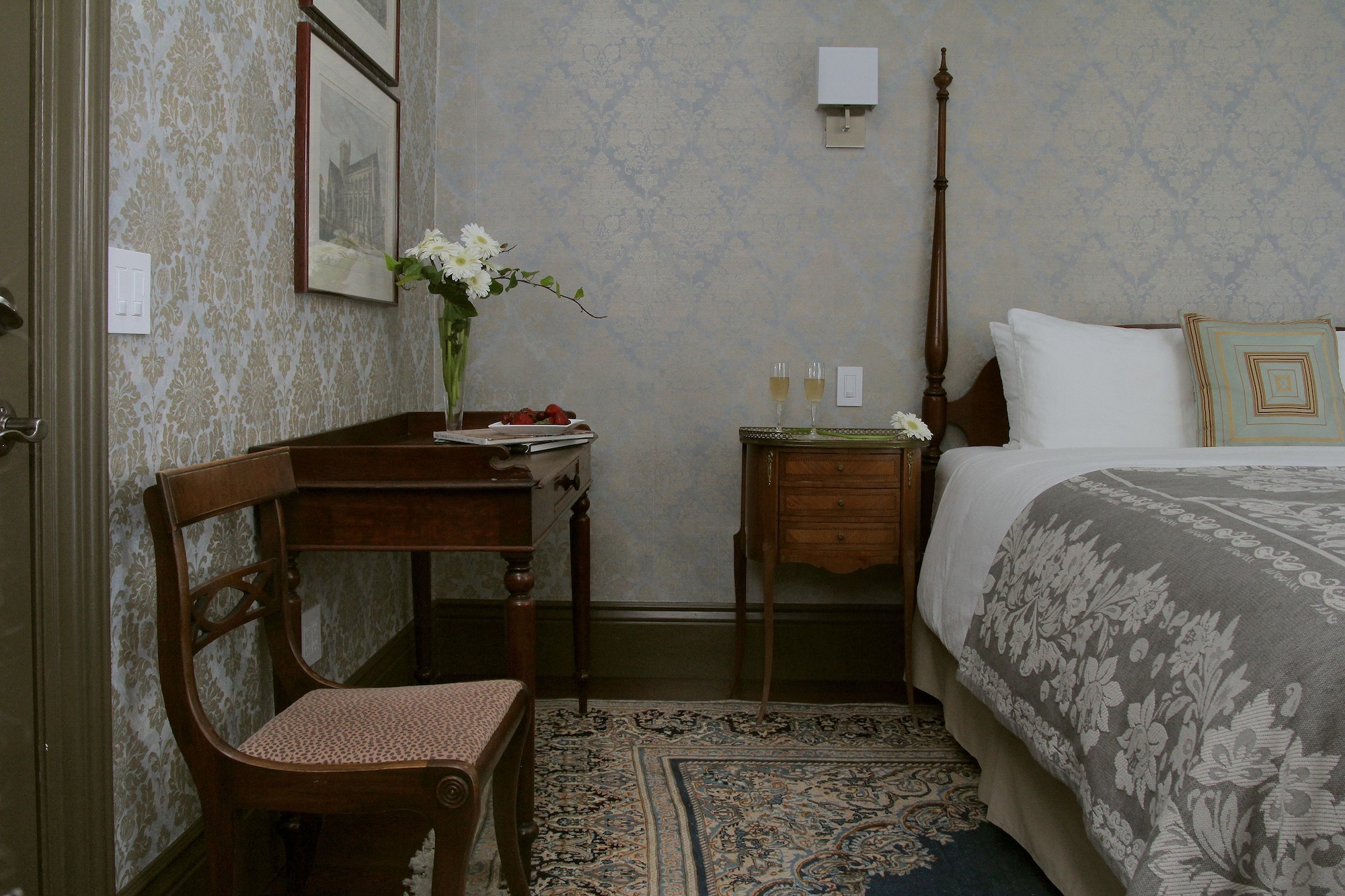 TINY, DOUBLE BED, STREET LEVEL