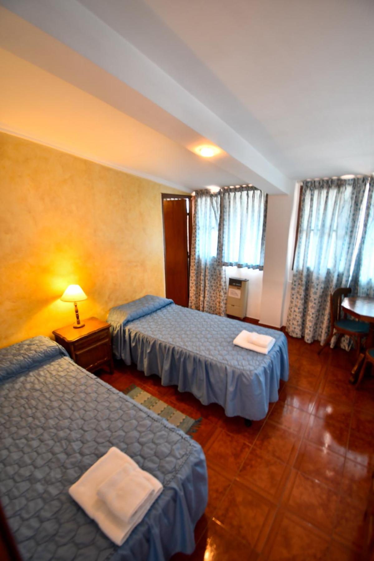 Hostal El Cerrito 4/34