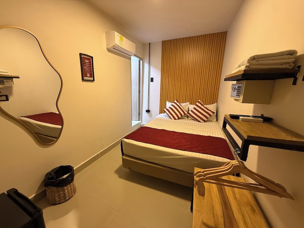Ethnic Thematic Hotel 32/50