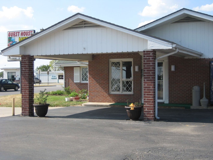 Guest House Motel 2/7