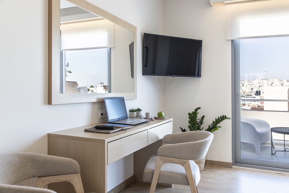 Gallery Suites and Residences 37/43