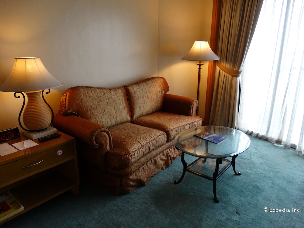 Century Park Hotel 43/76
