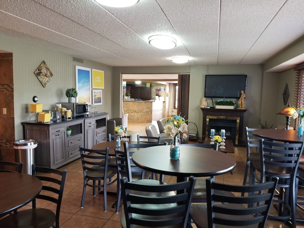 Days Inn by Wyndham Fort Collins 54/75