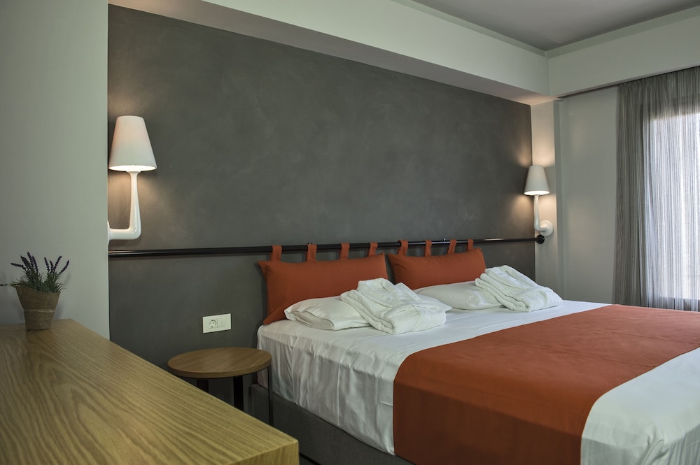 Elia Bettolo Hotel 14/69