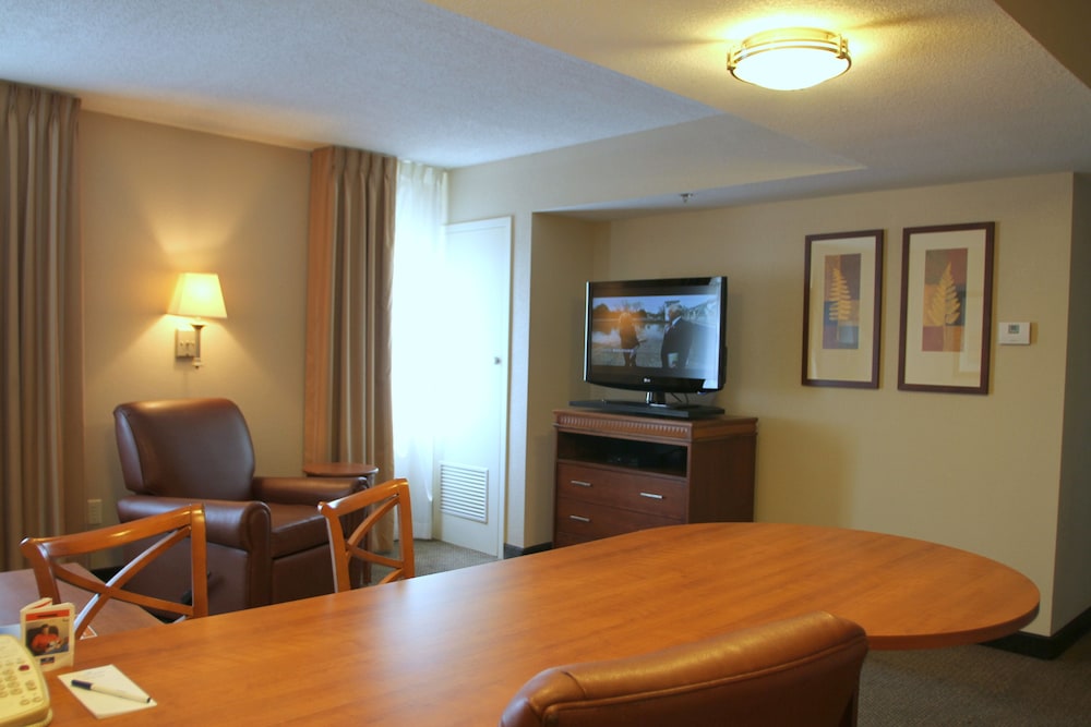 Candlewood Suites Indianapolis Downtown Medical District 42/73