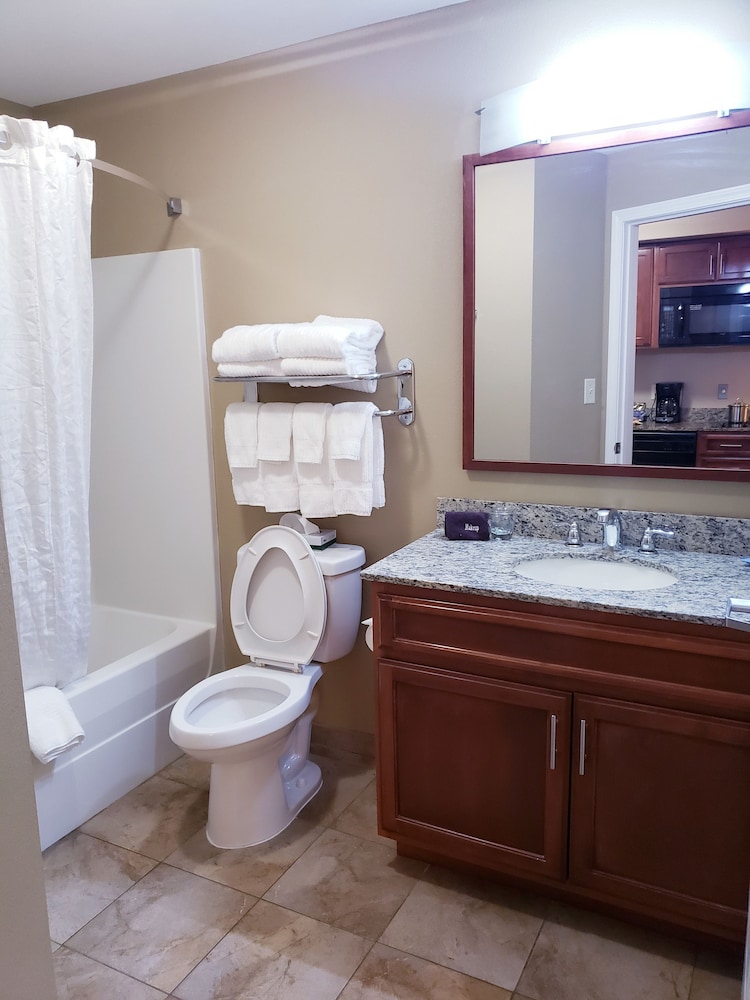 Candlewood Suites Murfreesboro 25/58