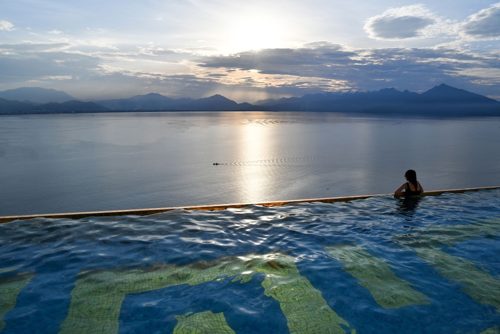 Wyndham Danang Golden Bay 43/50