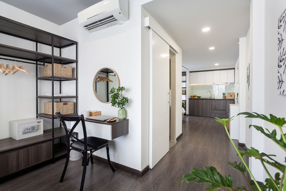 La Regatta Boutique Residences 3/72