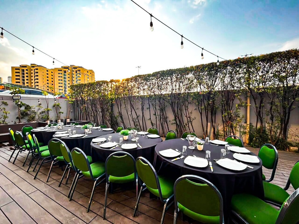 Ibis Mexico Perinorte 32/48