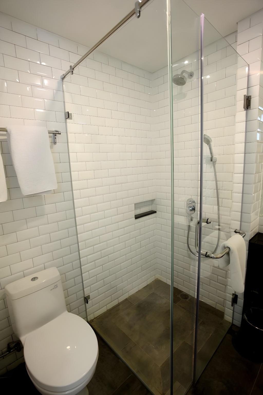 Helios Hotel Bone 47/48