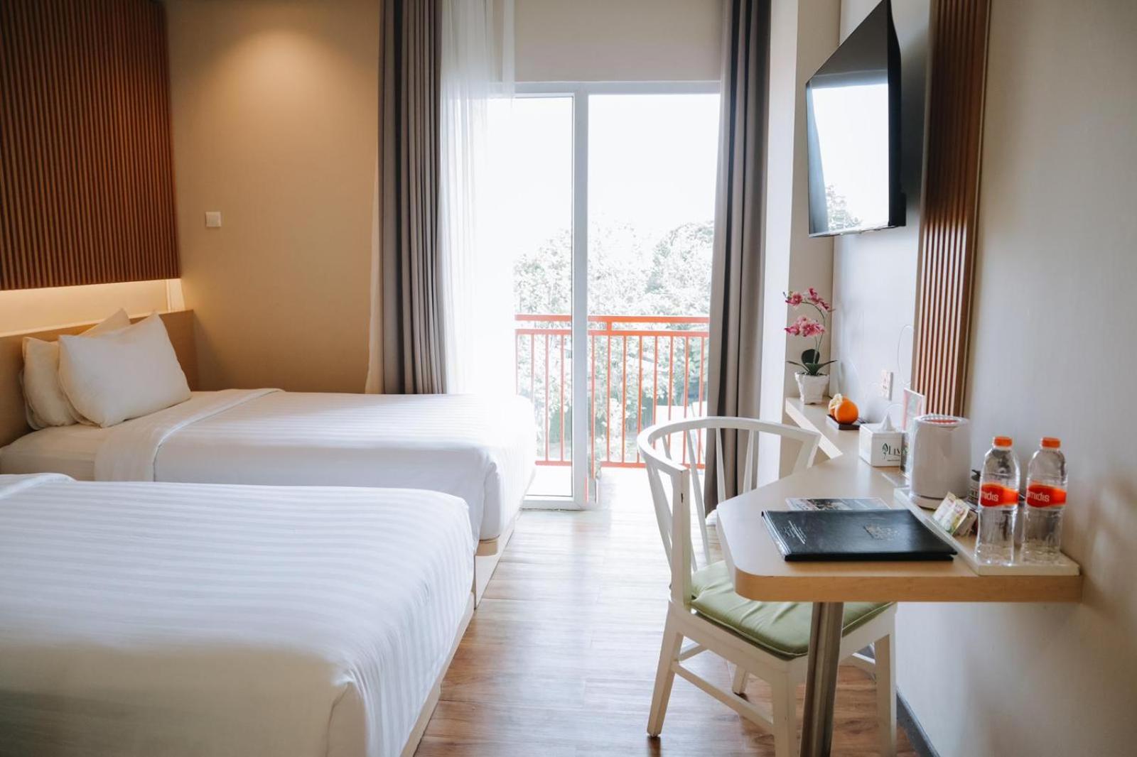 Maxonehotels.Com At Bounty Sukabumi 12/49