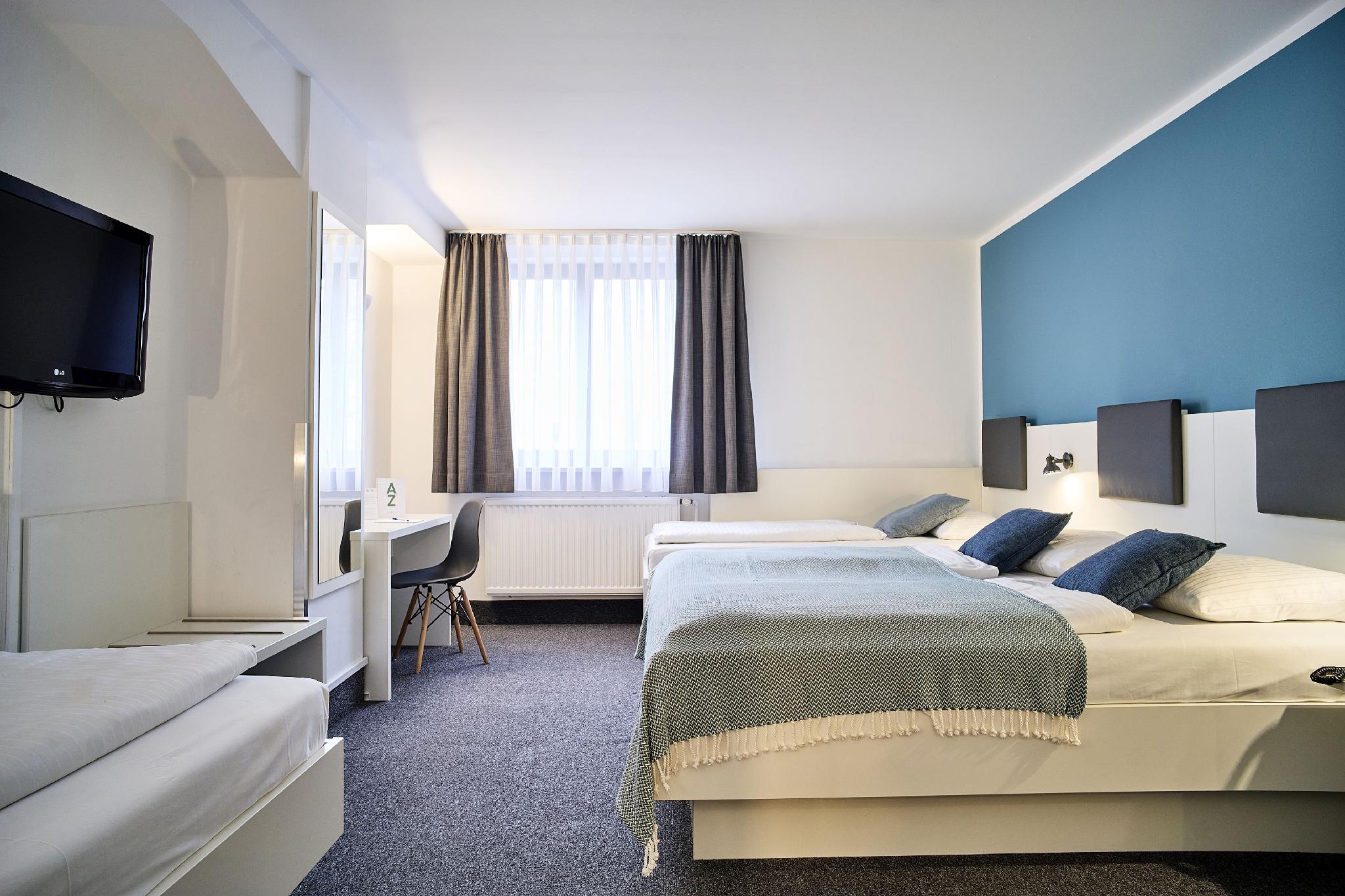 Courtyard, Quadruple, Single Bed