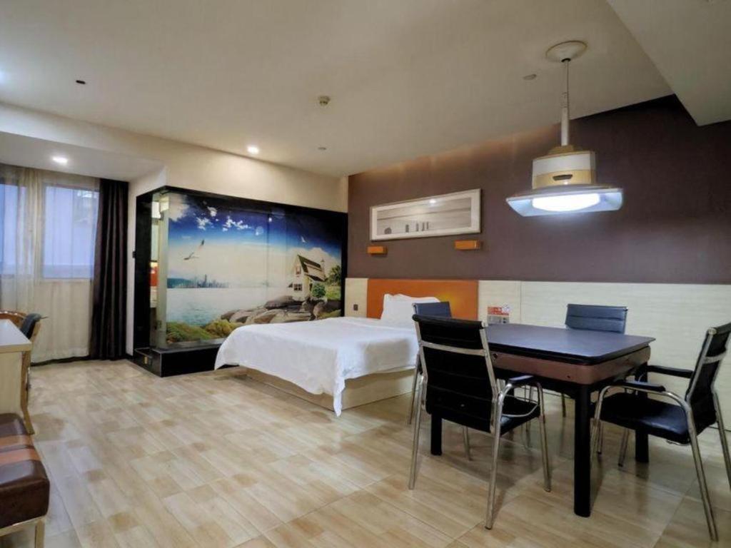 7 Days Premium (Shenzhen Dalang Commercial Center) 32/44